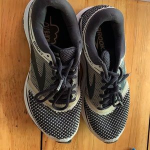 Brooks Revel Tennis Shoes